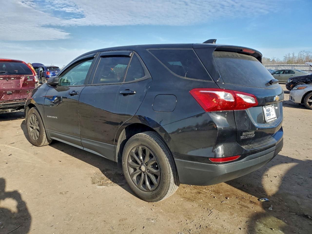 2021 Chevrolet Equinox Ls - Фото 2