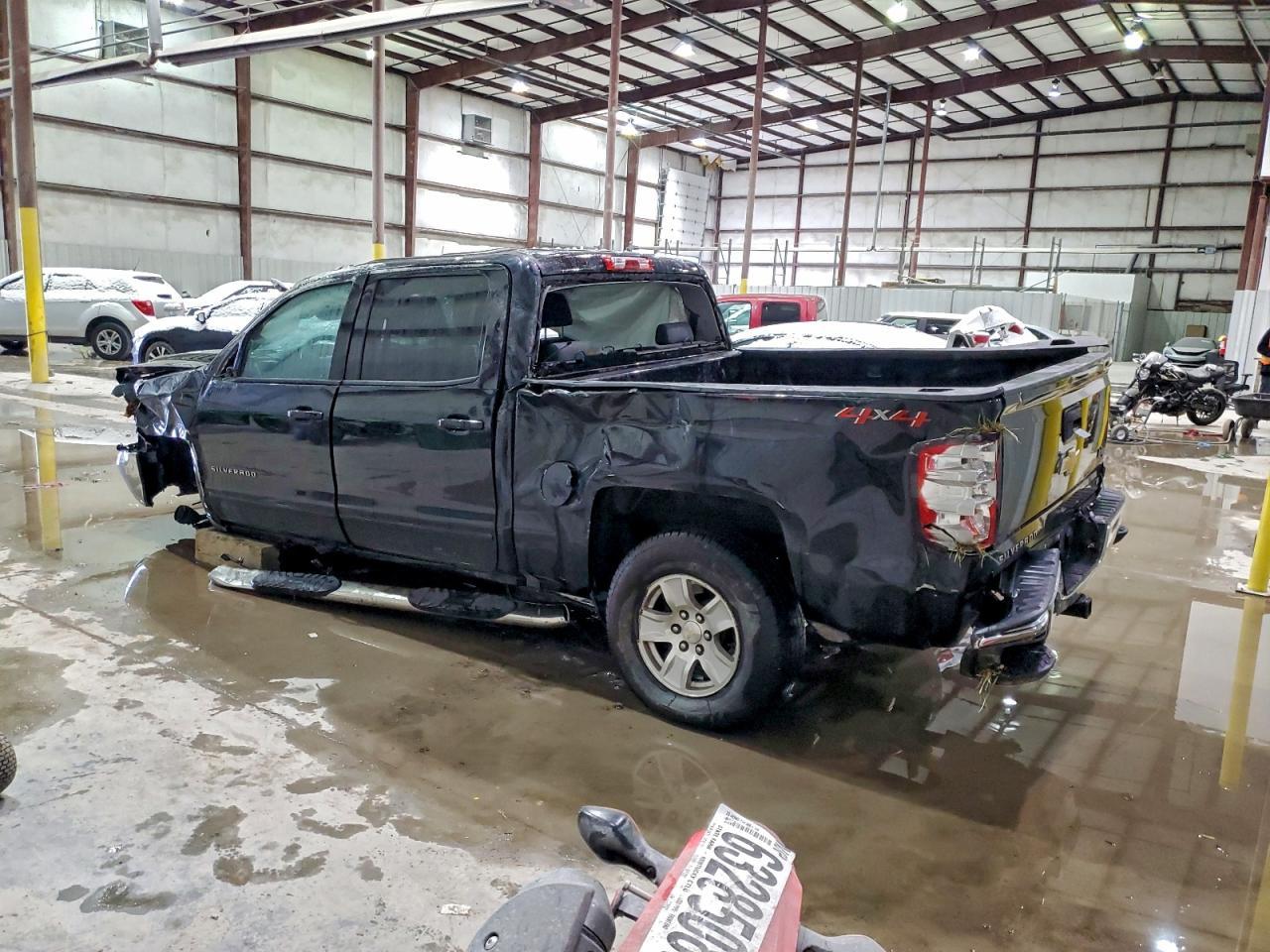 2018 Chevrolet Silverado K1500 Lt - Image 2