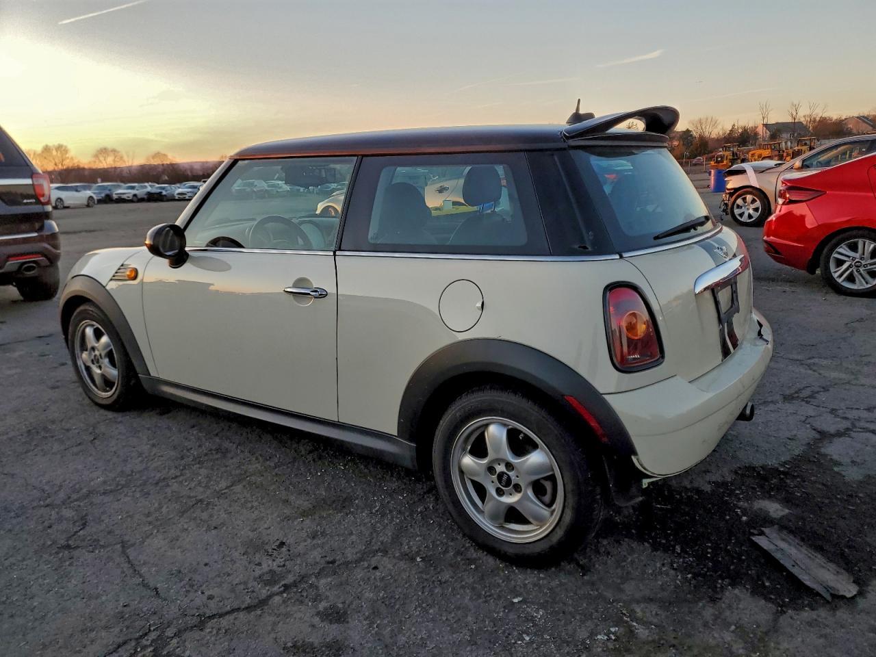 2009 Mini Cooper - Image 2