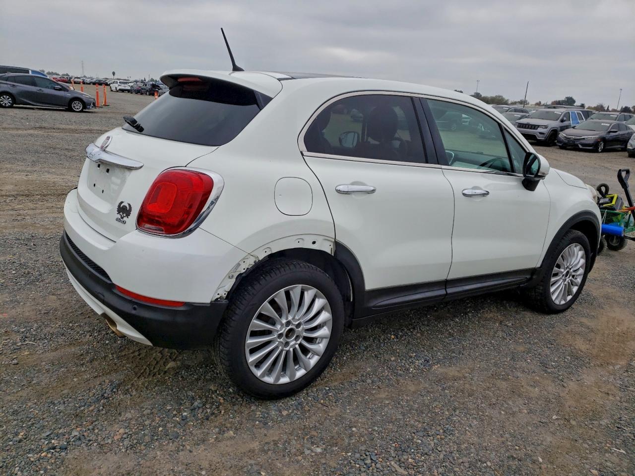 2016 Fiat 500X Lounge - Image 3