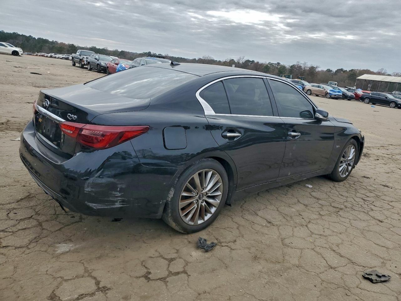 2018 Infiniti Q50 Luxe - Image 3