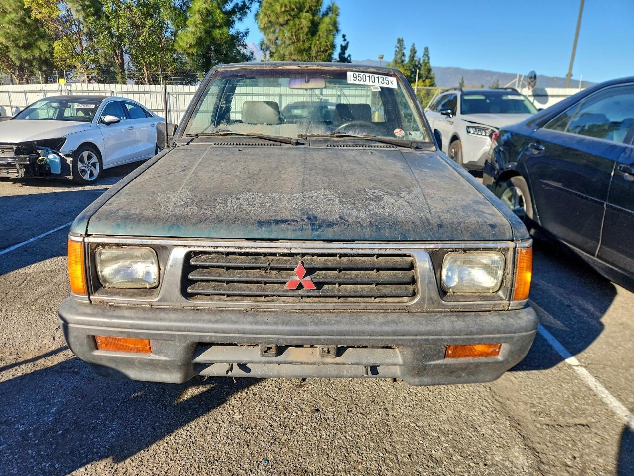 1995 Mitsubishi Mighty Max - Фото 5