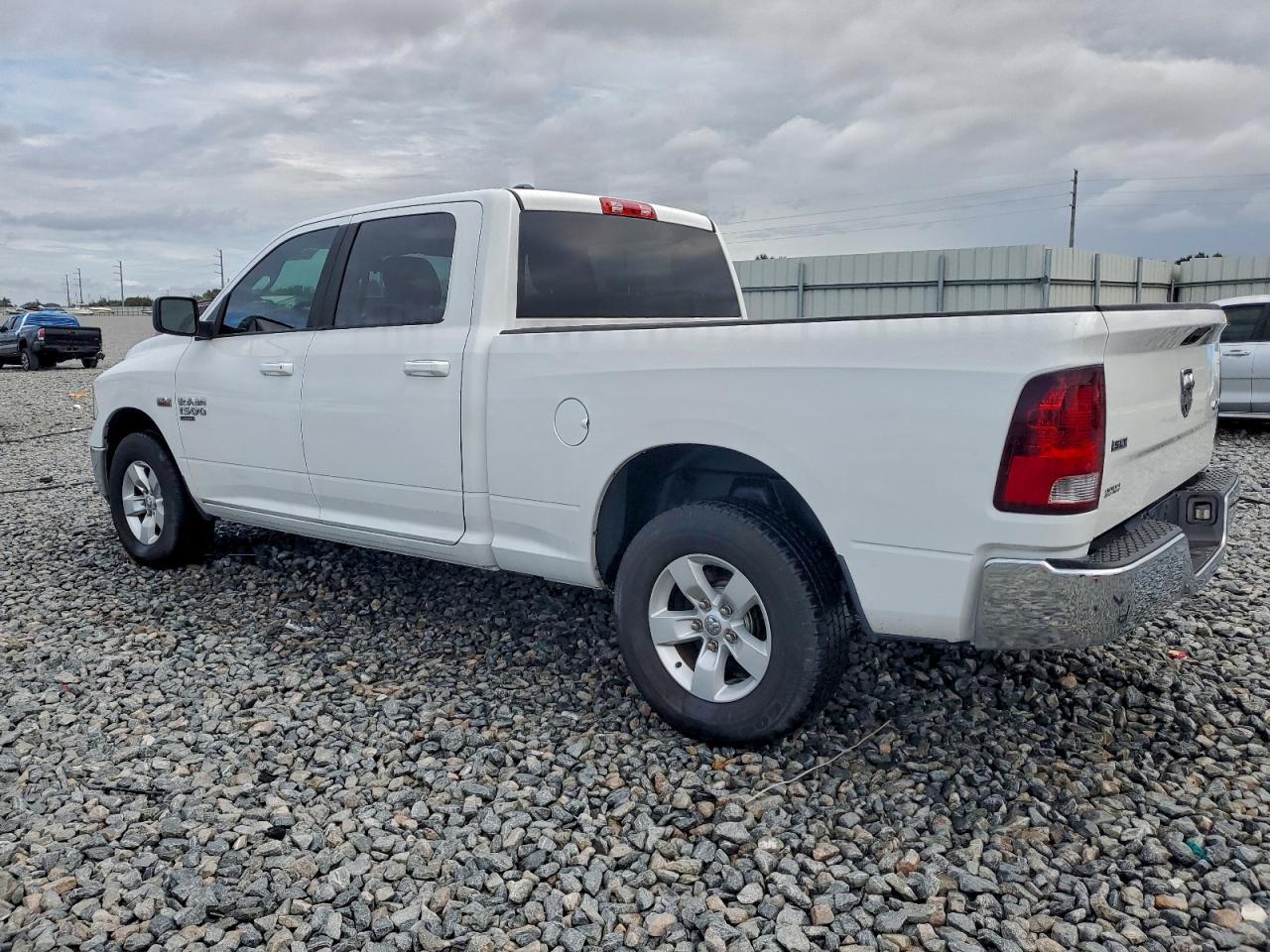 2021 Ram 1500 Classic Slt - Фото 2