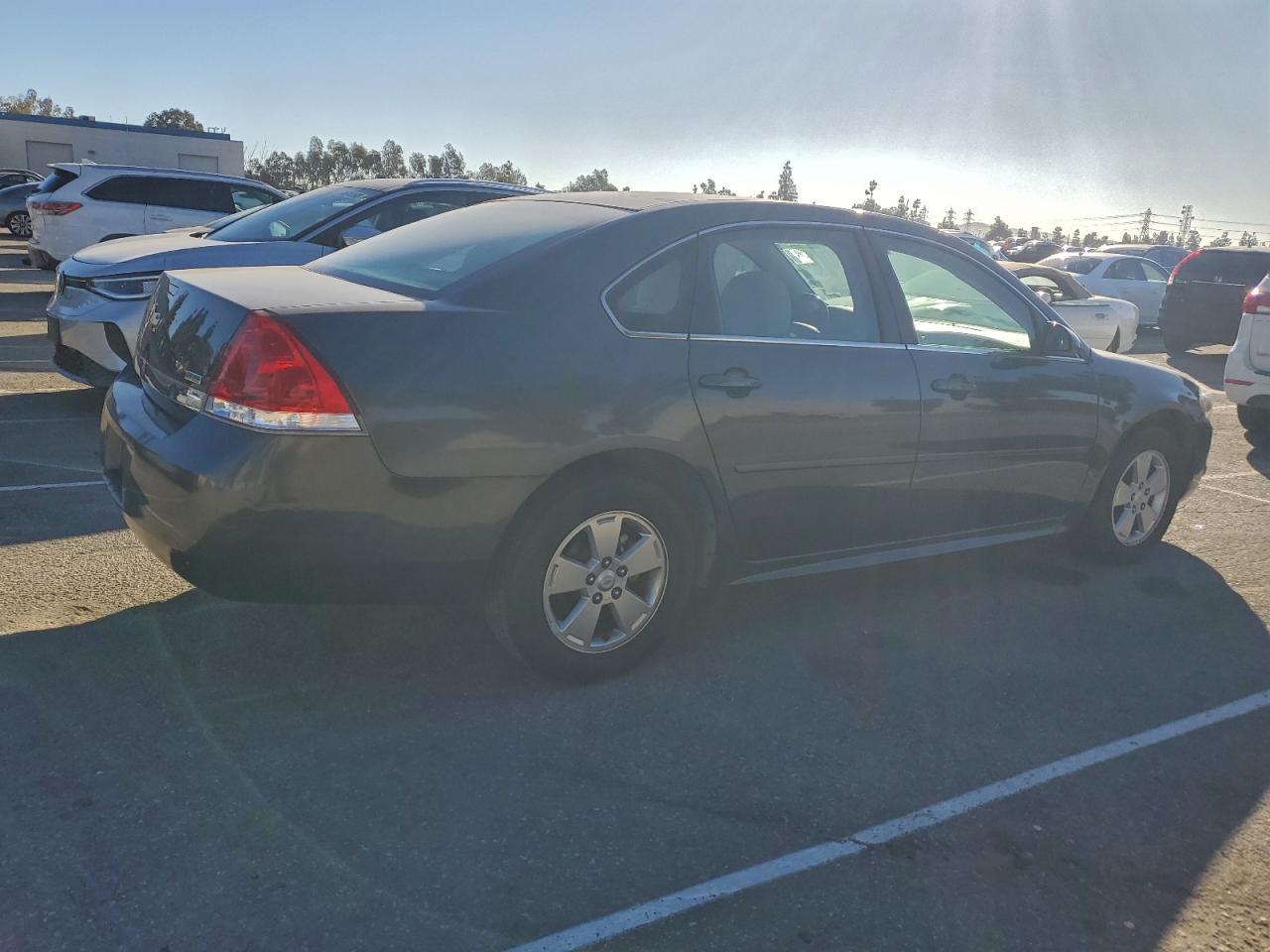 2011 Chevrolet Impala Lt - Image 3