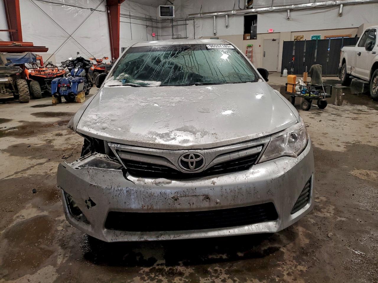 2012 Toyota Camry Base - Фото 5