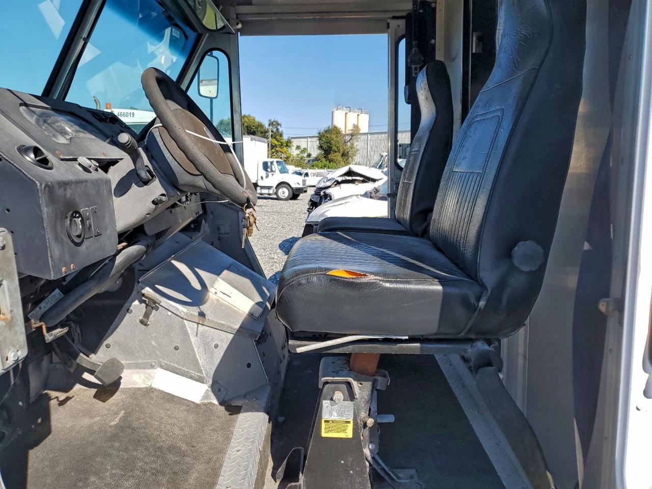 2016 Ford Econoline E350 Super Duty Stripped Chassis - Фото 7