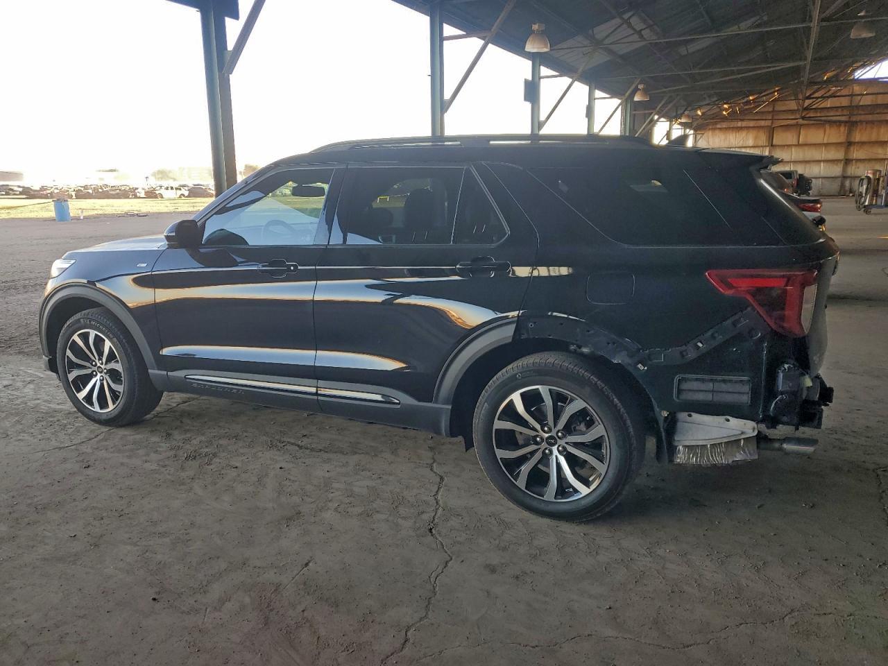 2022 Ford Explorer St-Line - Фото 2