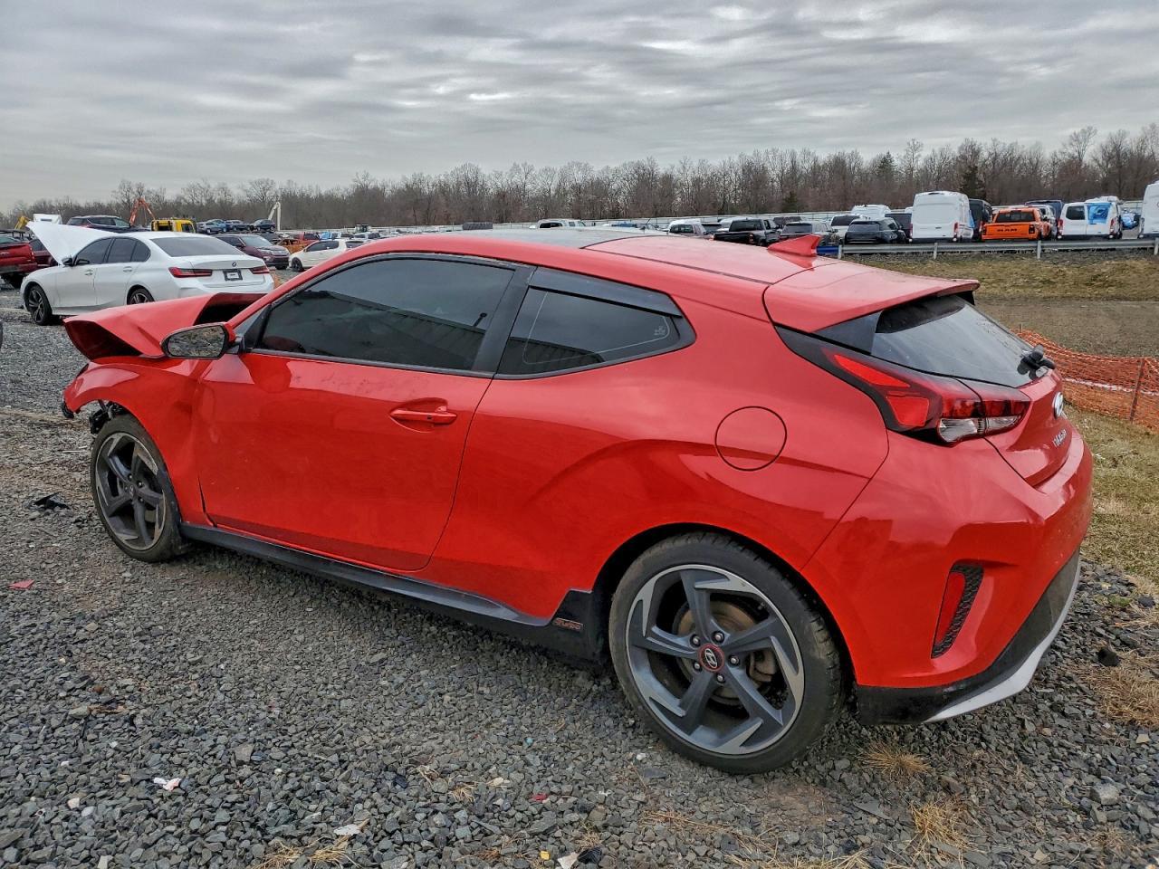 2020 Hyundai Veloster Turbo - Фото 2