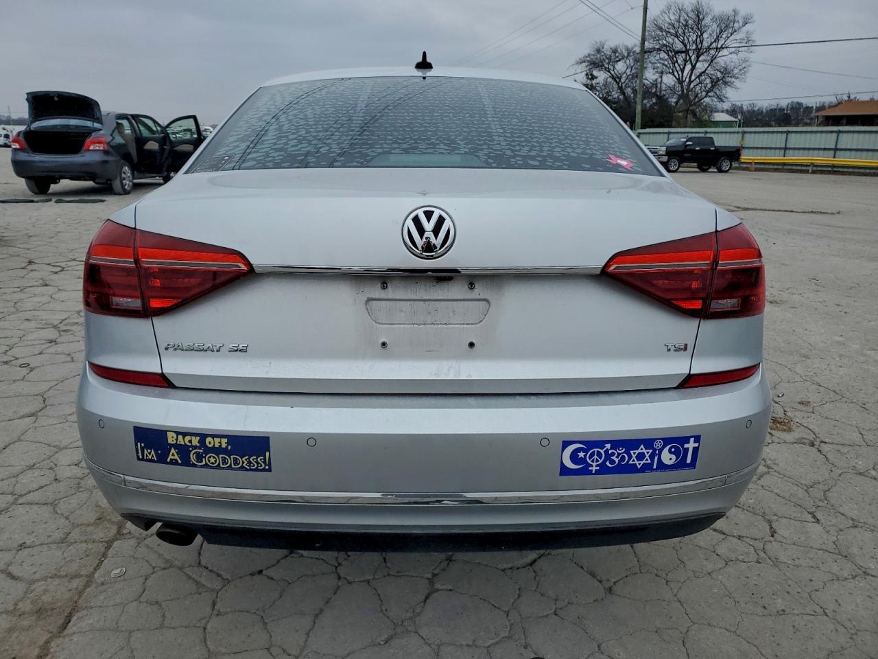 2017 Volkswagen Passat Se - Фото 6