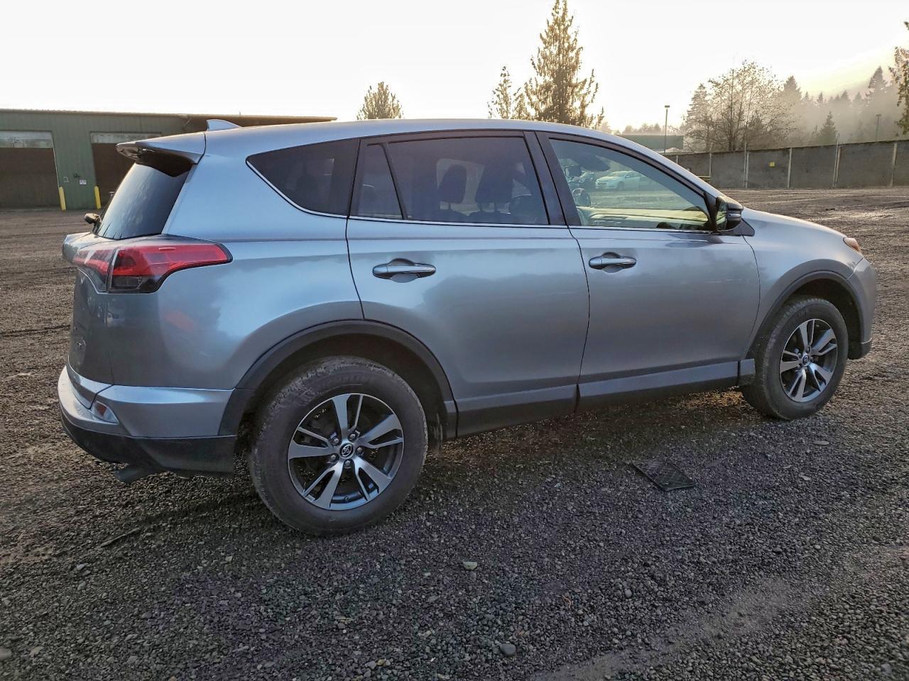 2018 Toyota Rav4 Le - Фото 3