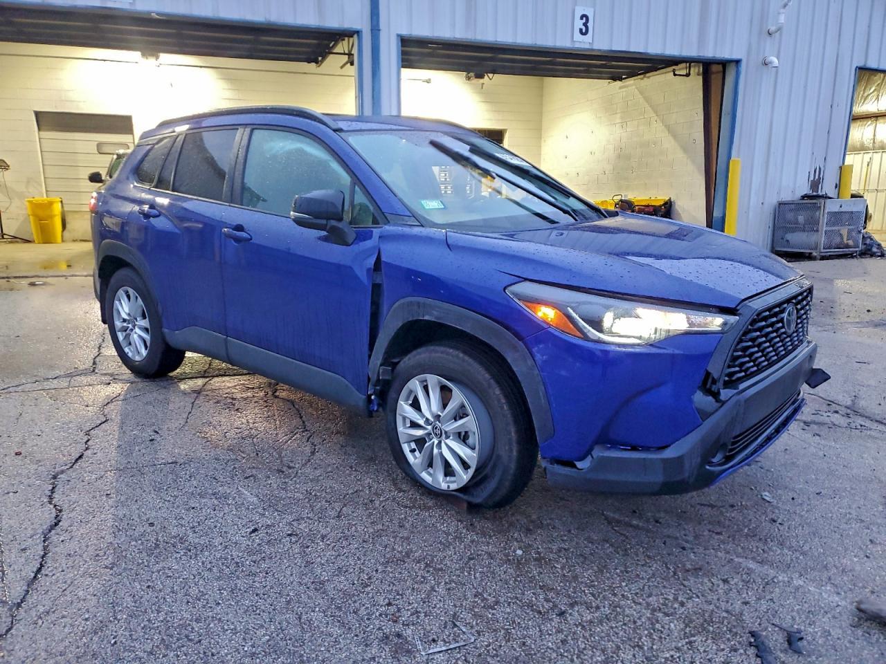 2025 Toyota Corolla Cross Le - Фото 4