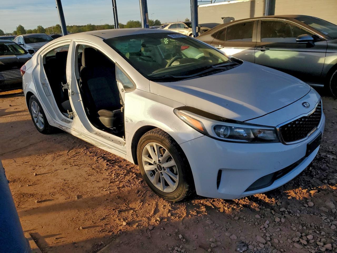 2017 Kia Forte Lx - Image 4