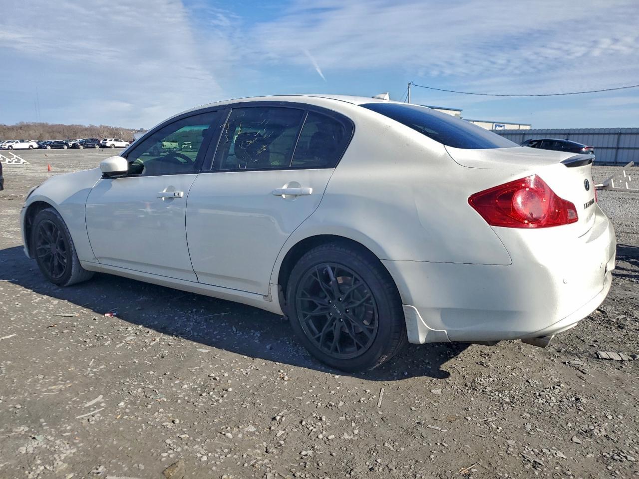 2013 Infiniti G37 - Фото 2