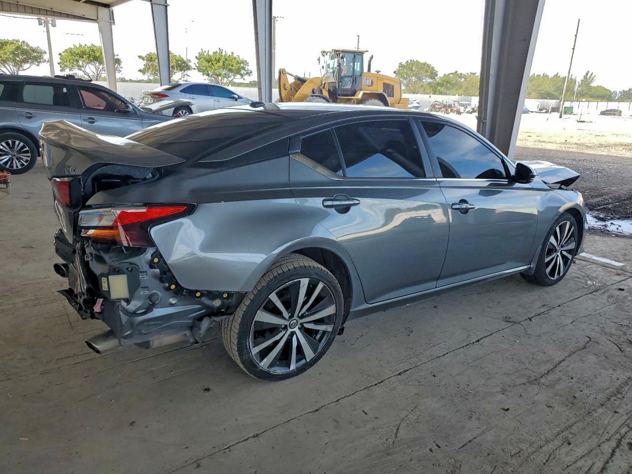 2019 Nissan Altima Sr - Фото 3