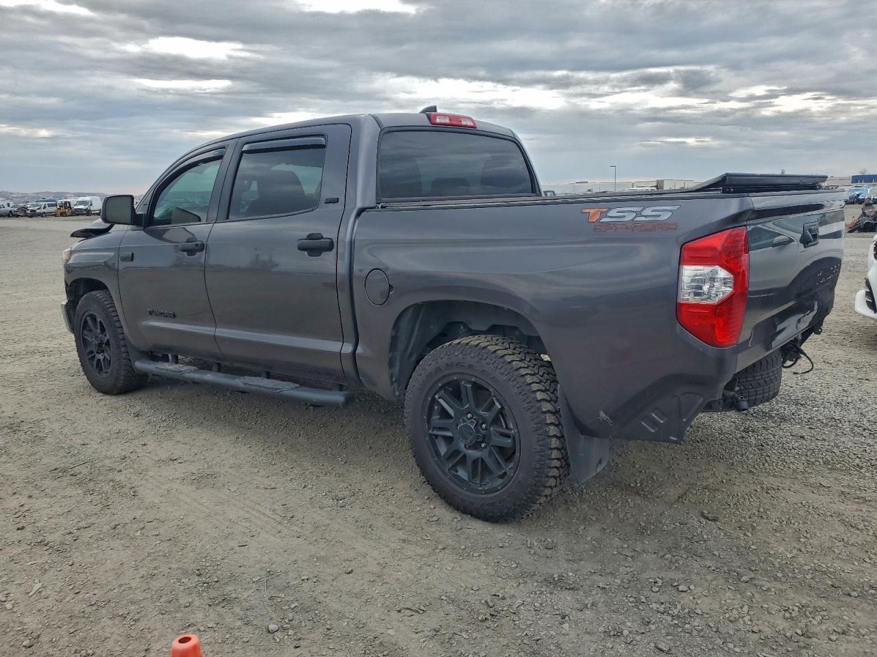 2021 Toyota Tundra Crewmax Sr5 - Фото 2