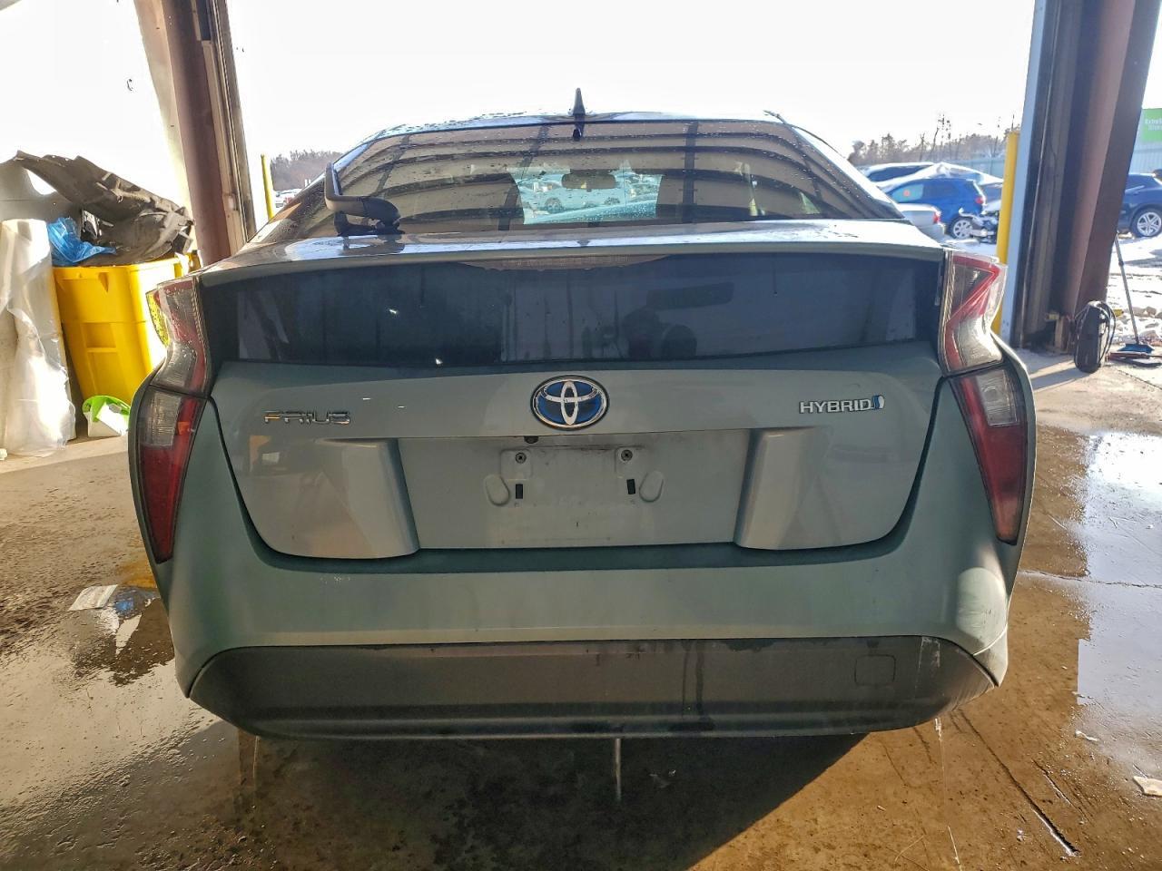 2016 Toyota Prius Three - Image 6