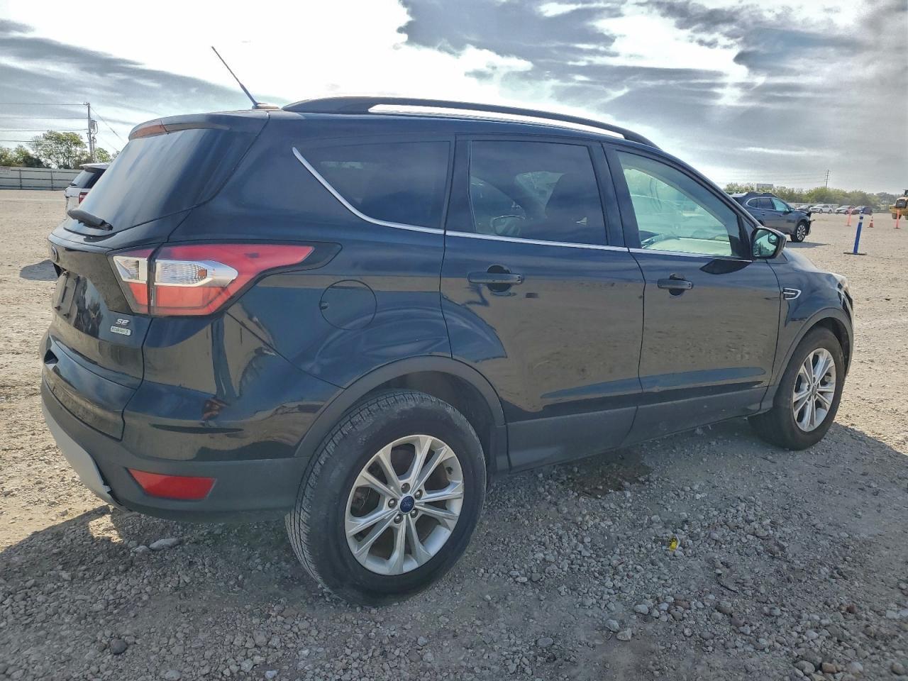 2018 Ford Escape Se - Фото 3