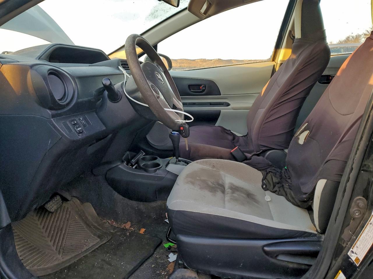 2013 Toyota Prius C - Image 7