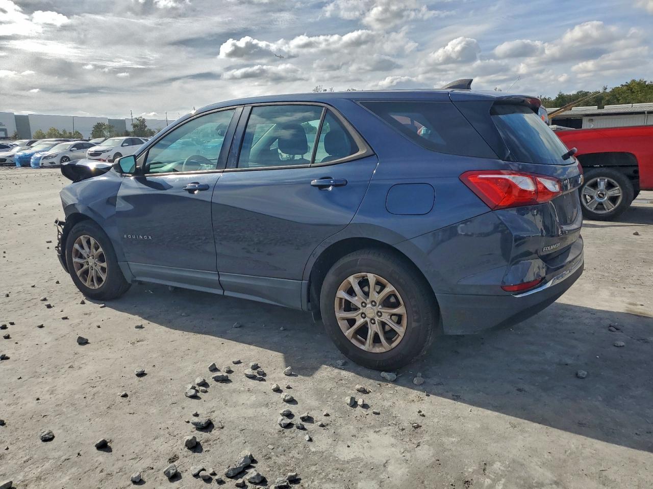 2018 Chevrolet Equinox Ls - Image 2