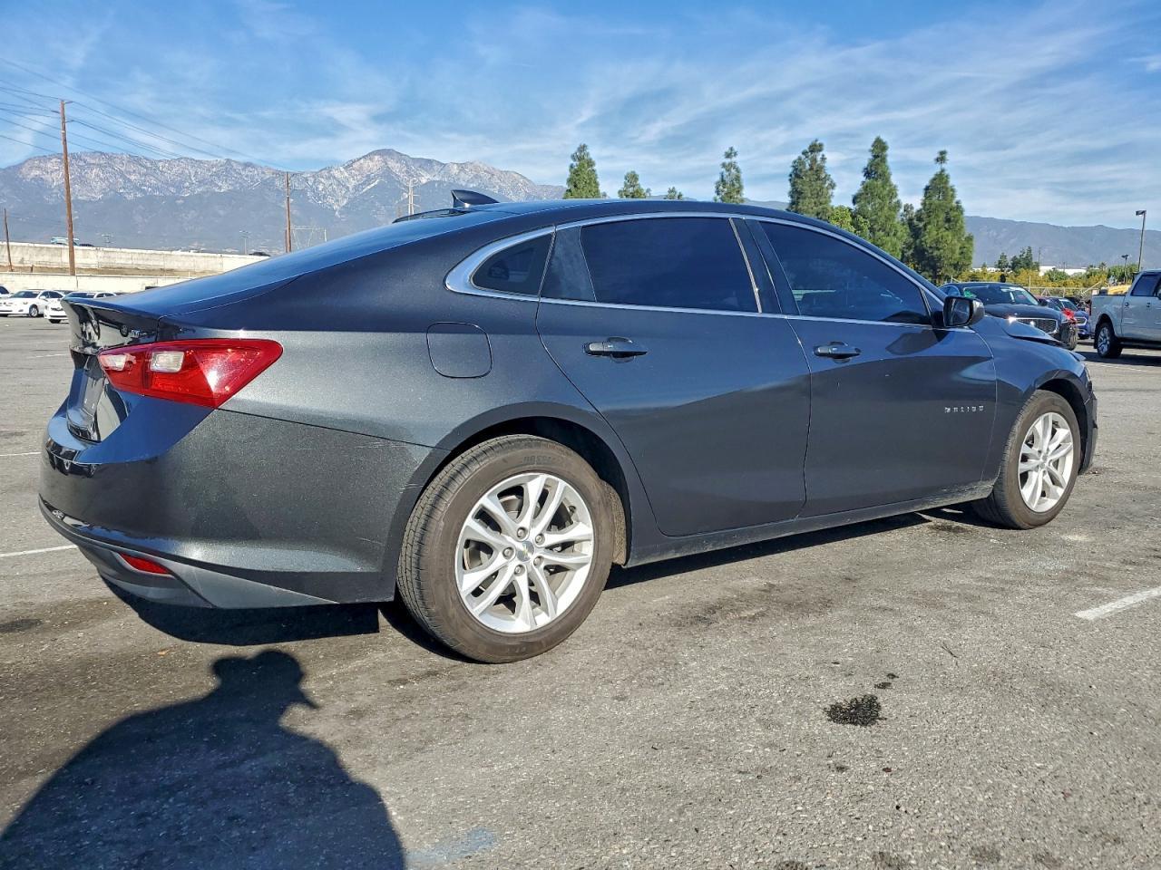 2018 Chevrolet Malibu Lt - Image 3