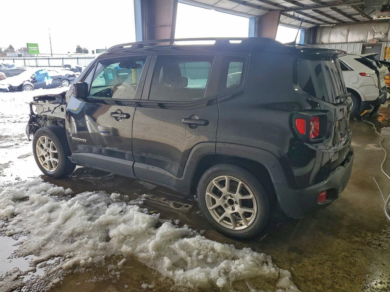 2020 Jeep Renegade Latitude - Фото 2