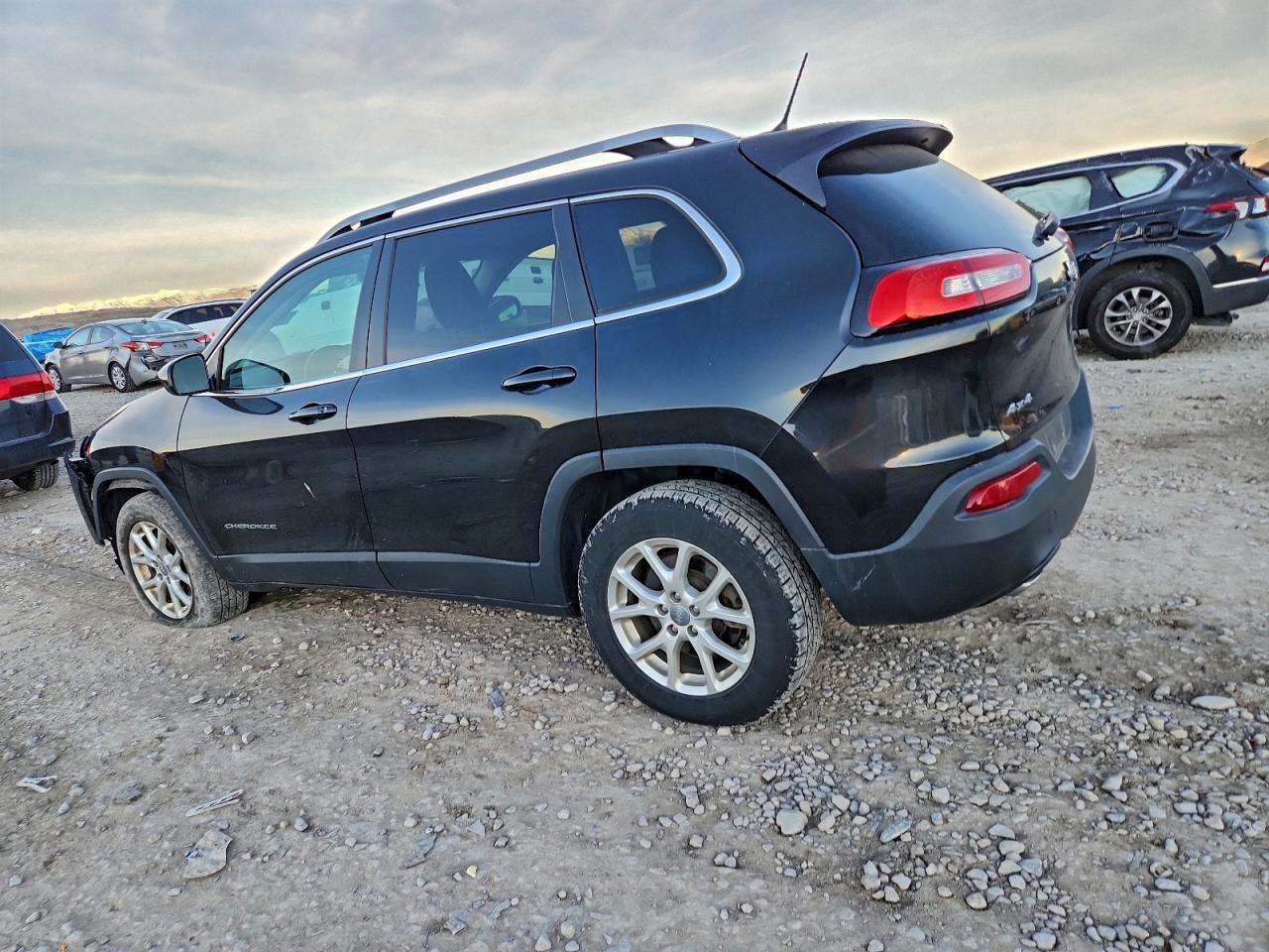 2014 Jeep Cherokee Latitude - Image 2
