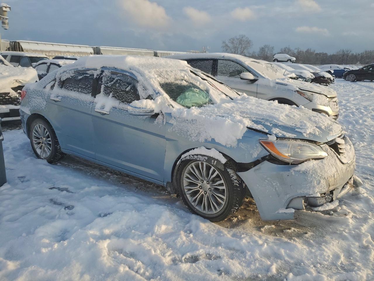 2013 Chrysler 200 Limited - Фото 4