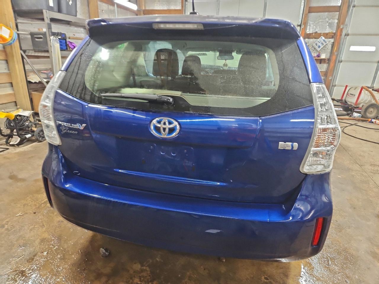 2013 Toyota Prius V - Image 6