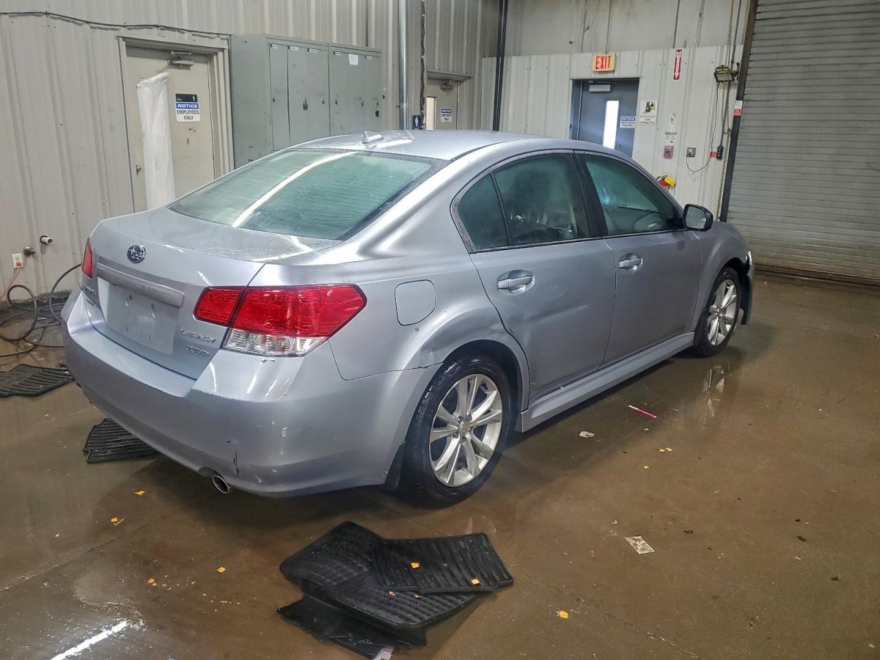 2014 Subaru Legacy 3.6R Limited - Image 3