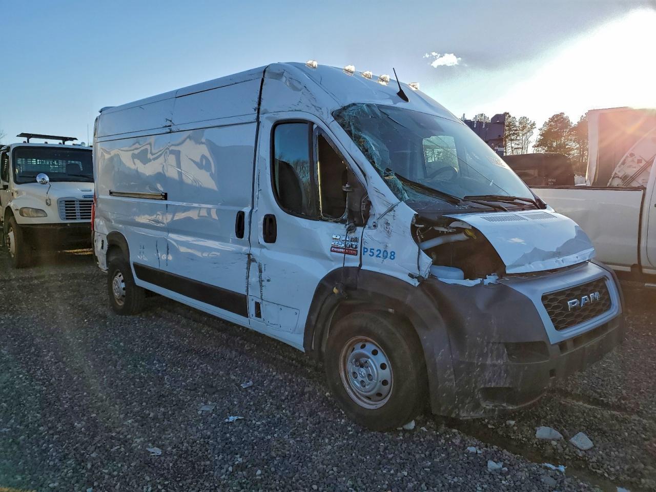 2022 Ram Promaster 2500 Delivery Van - Image 4