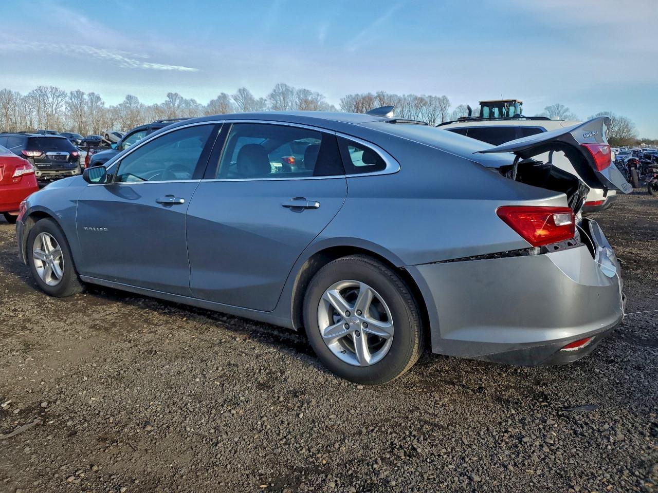2024 Chevrolet Malibu Lt - Image 2