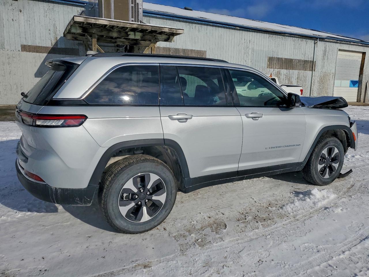 2025 Jeep Grand Cherokee 4Xe - Image 3