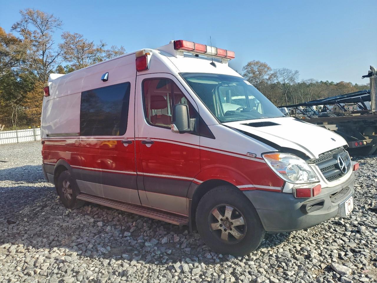 2012 Mercedes Benz Sprinter 2500 Ambulance - Фото 4