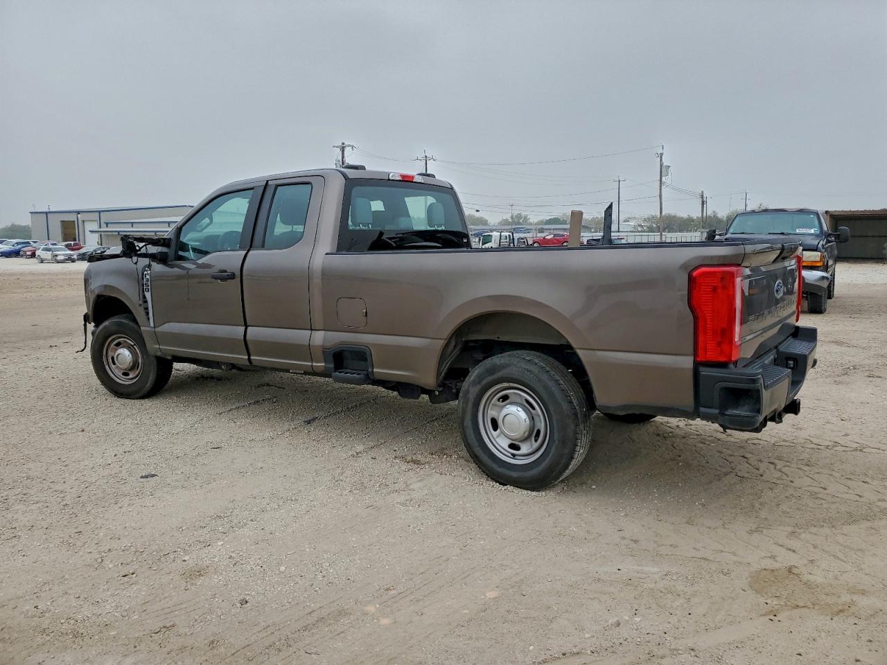 2023 Ford F350 Xl Rwd 6.8L V-8 Long Box - Фото 2