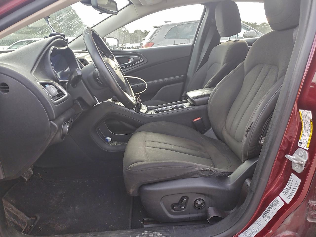 2015 Chrysler 200 Limited - Image 7