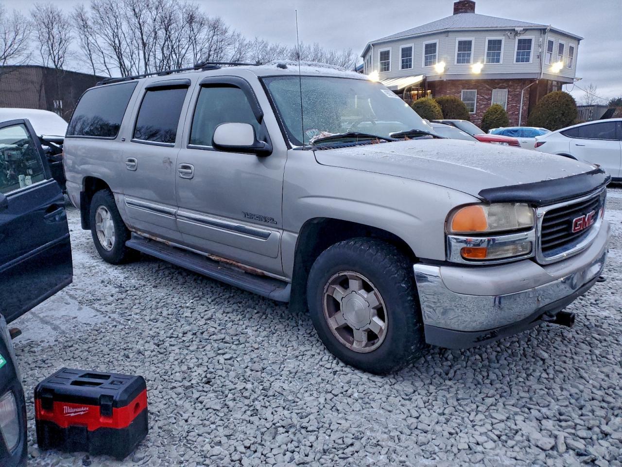 2005 GMC Yukon Xl K1500 - Image 4