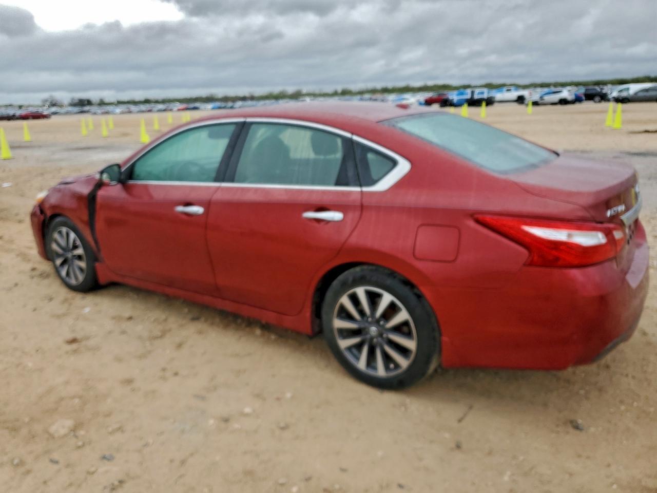 2016 Nissan Altima 2.5 - Фото 2