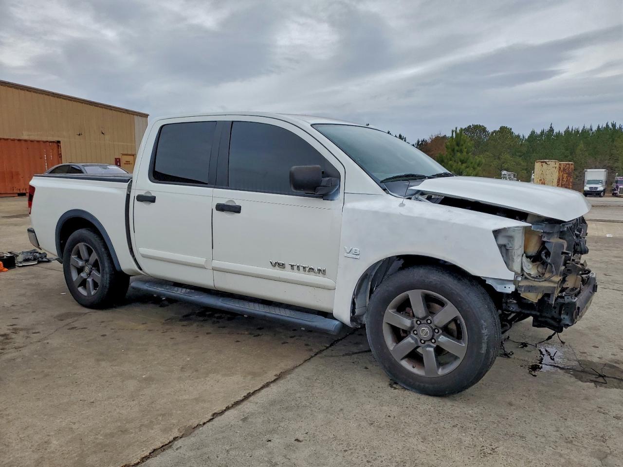 2015 Nissan Titan S - Image 4