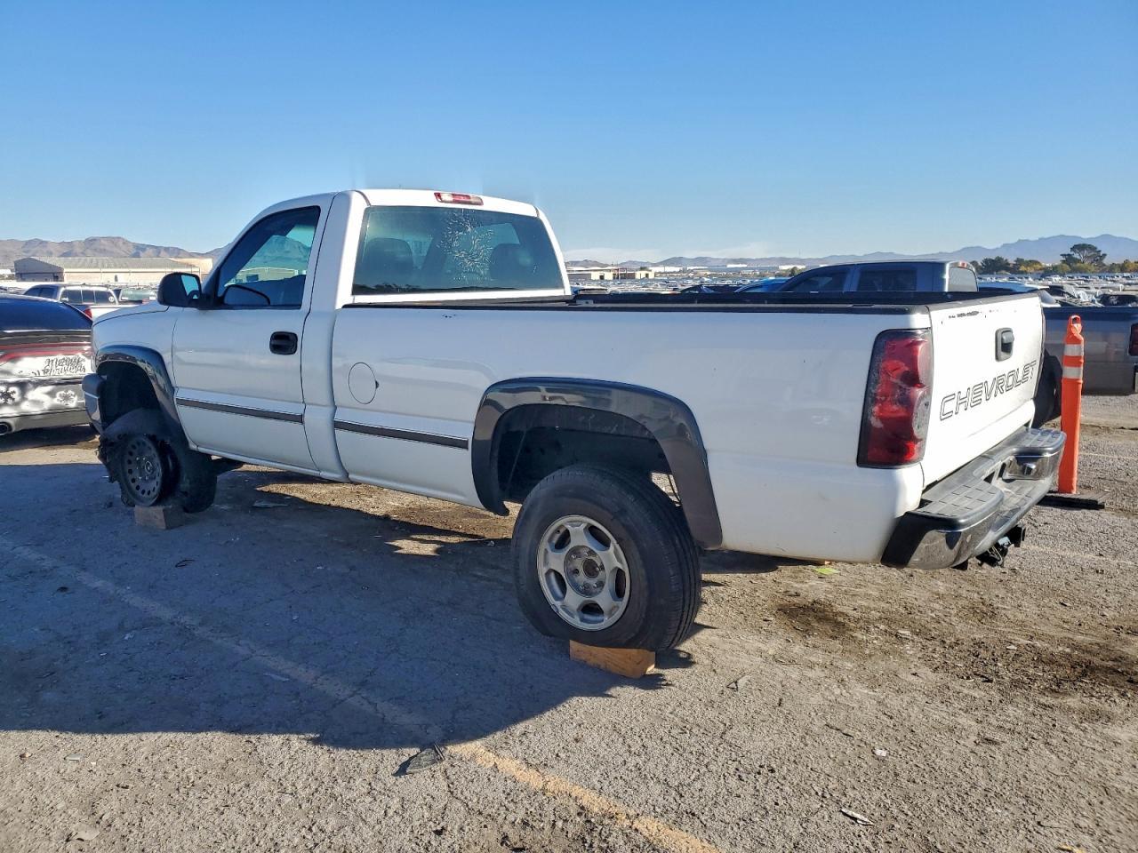 2006 Chevrolet Silverado C1500 - Фото 2