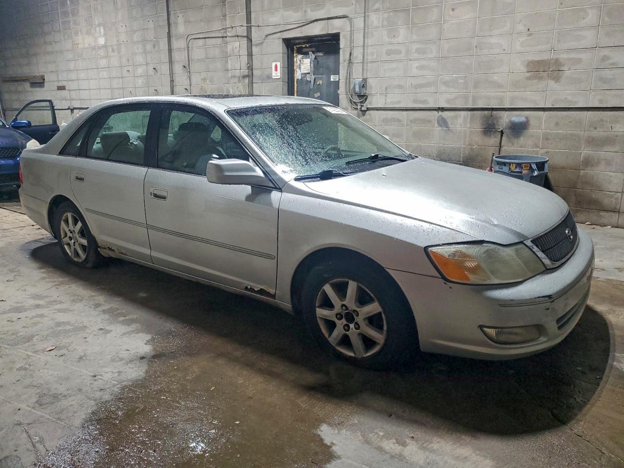 2001 Toyota Avalon Xls - Image 4