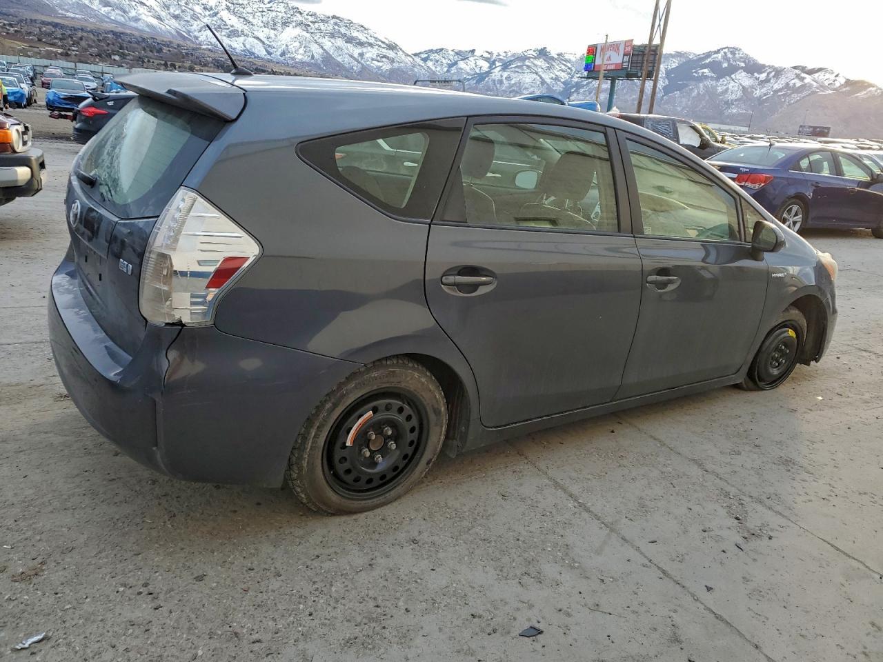 2012 Toyota Prius V - Фото 3
