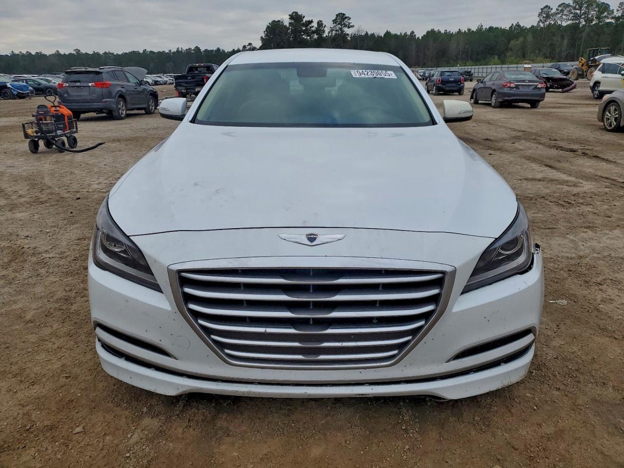 2015 Hyundai Genesis 3.8L - Фото 5