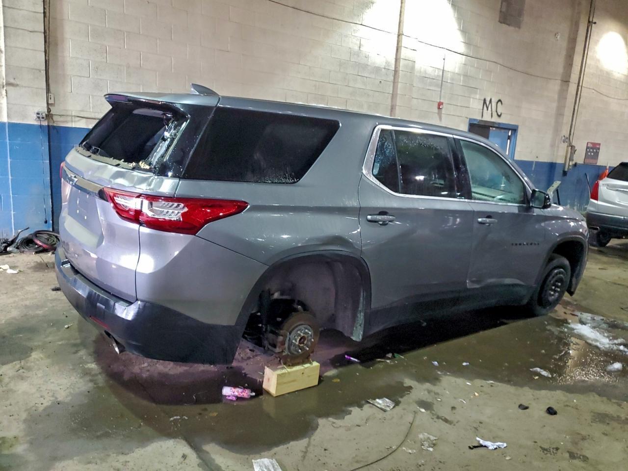 2019 Chevrolet Traverse Ls - Image 3