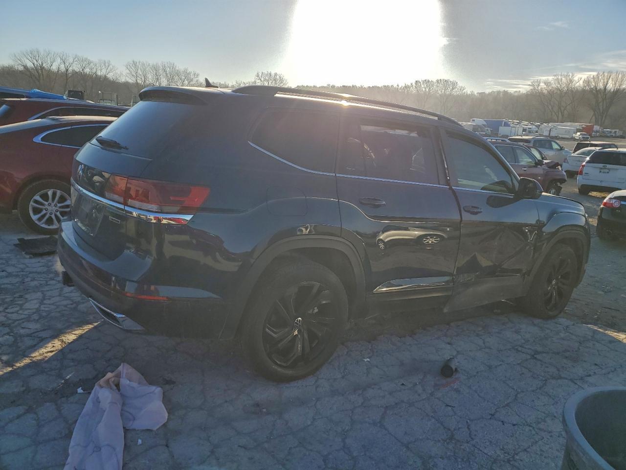 2022 Volkswagen Atlas Se - Фото 3