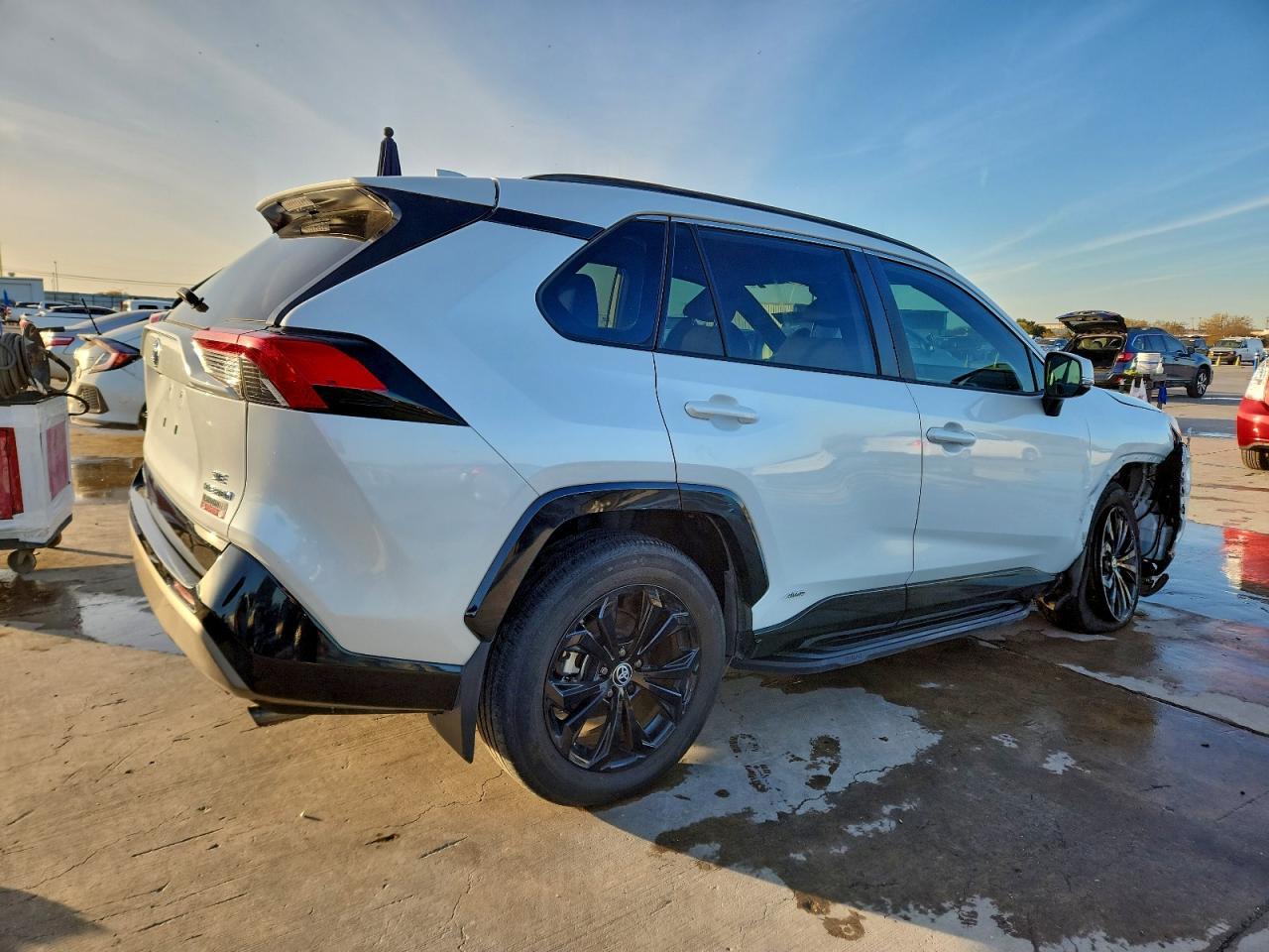 2024 Toyota Rav4 Se - Image 3