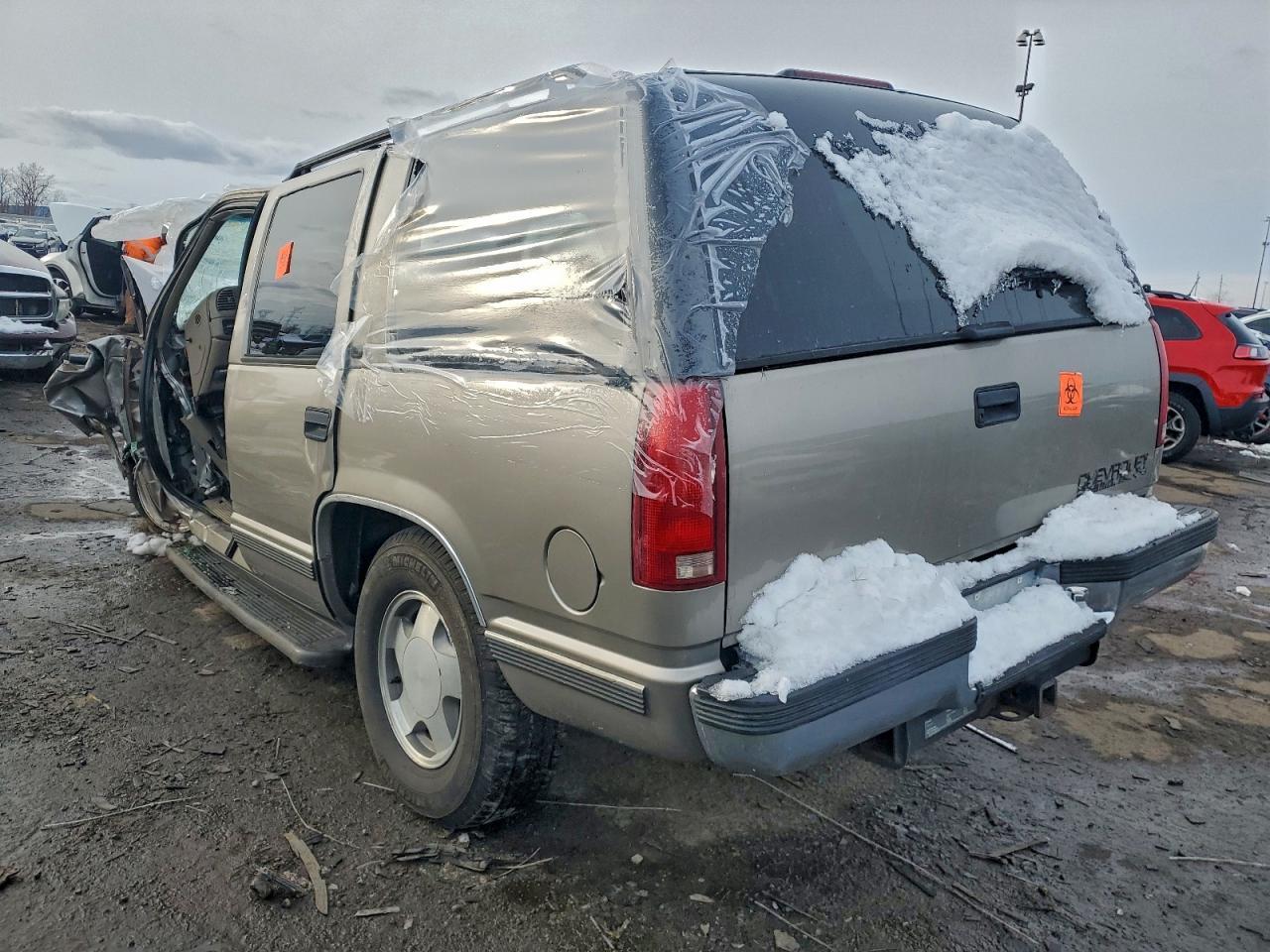 1999 Chevrolet Tahoe K1500 - Image 2