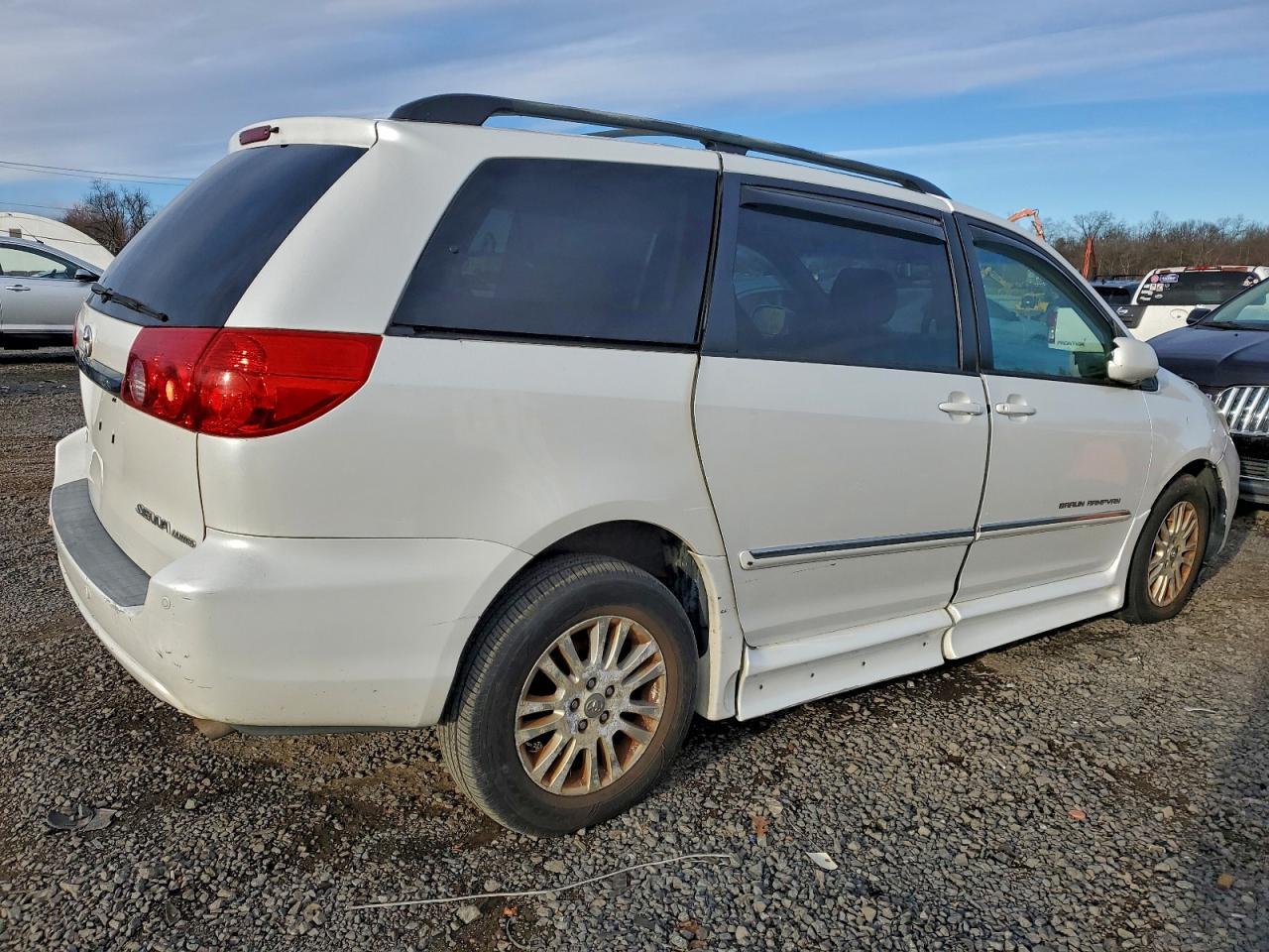2007 Toyota Sienna Xle - Image 3