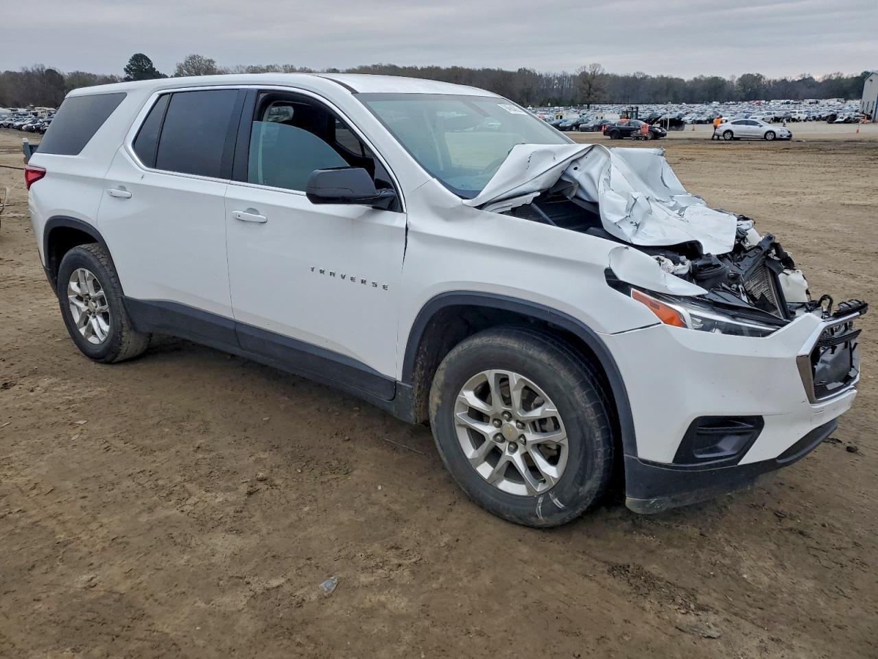 2019 Chevrolet Traverse Ls - Image 4