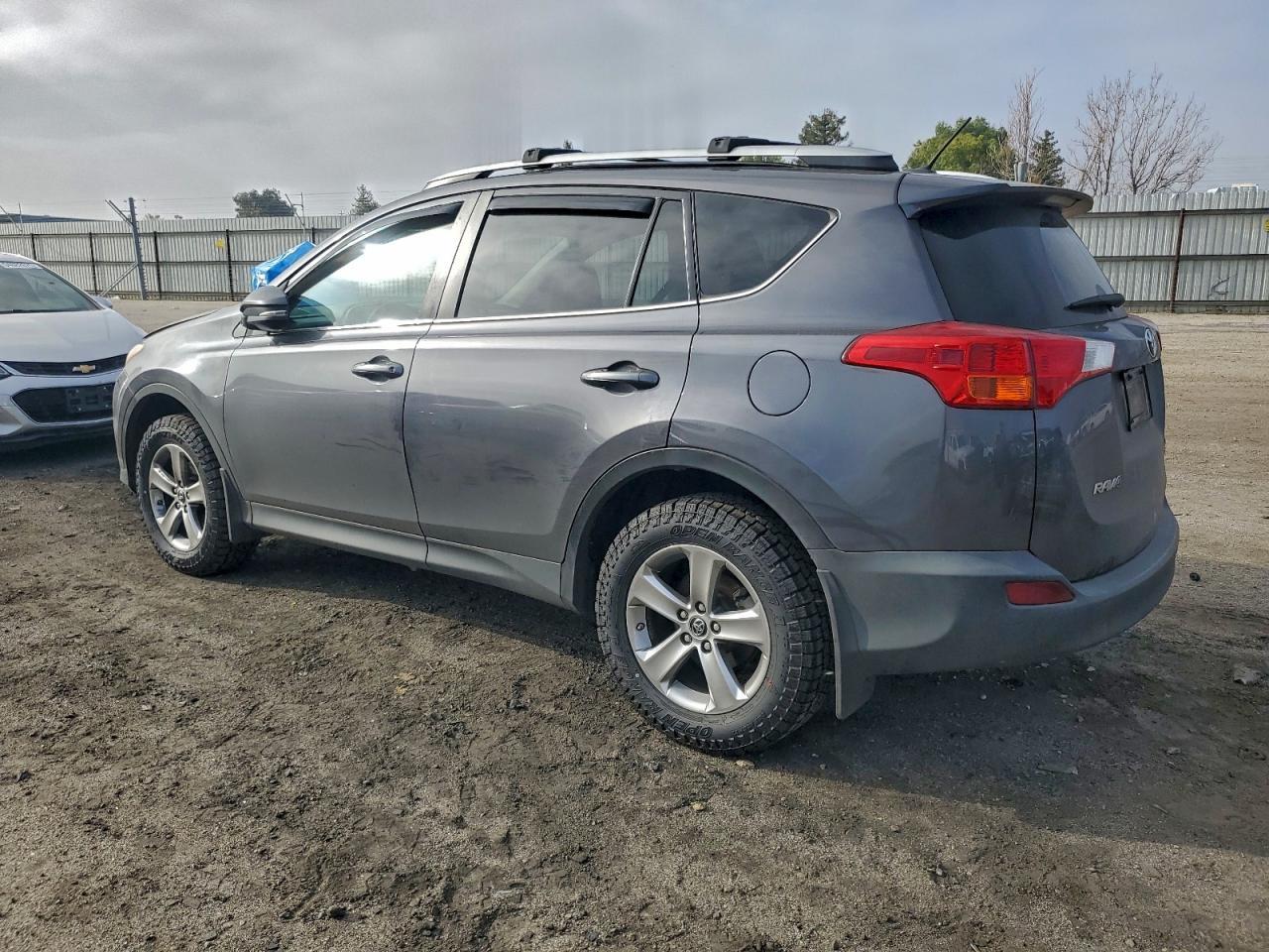 2015 Toyota Rav4 Xle - Image 2
