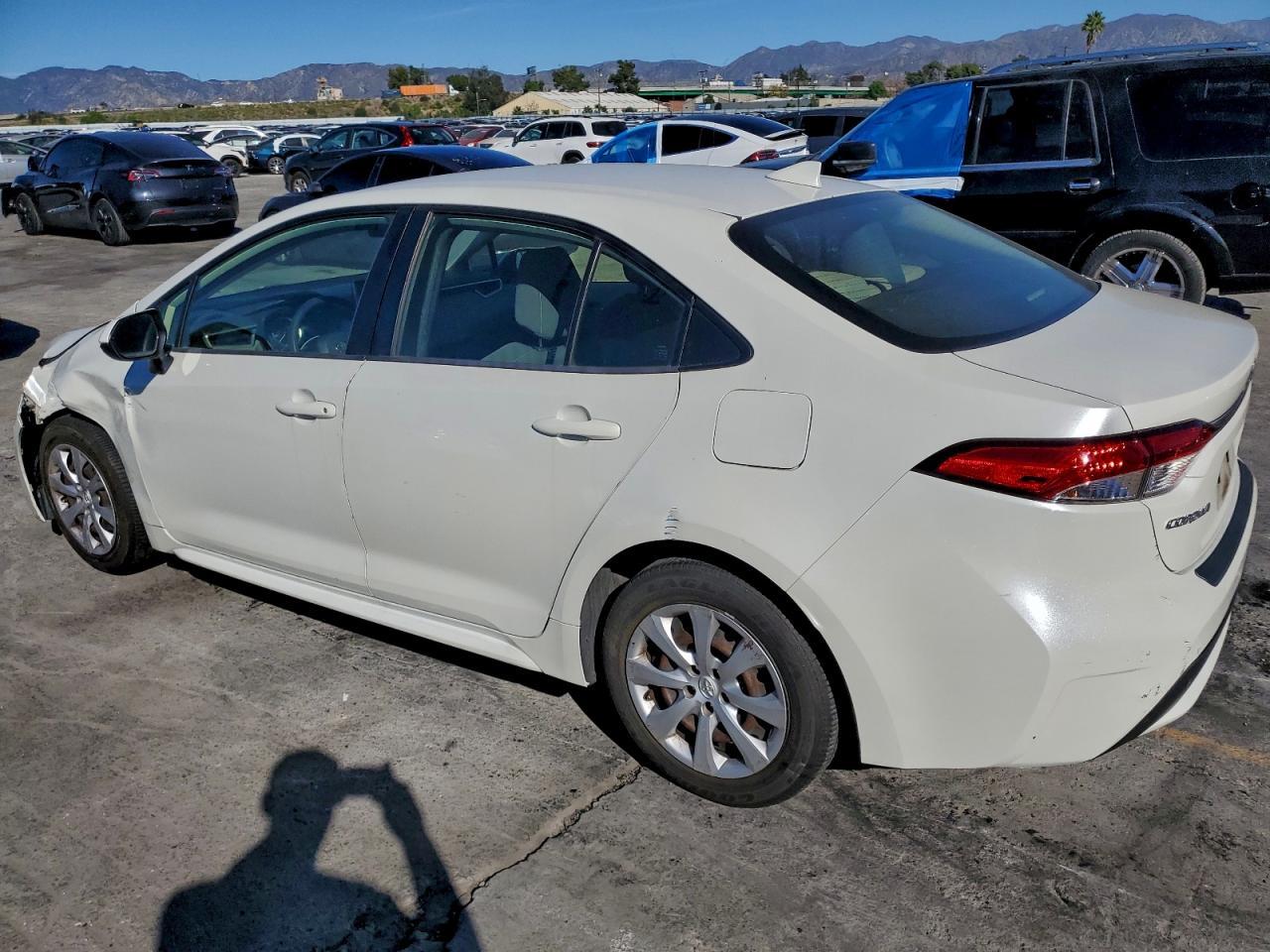 2020 Toyota Corolla Le - Image 2